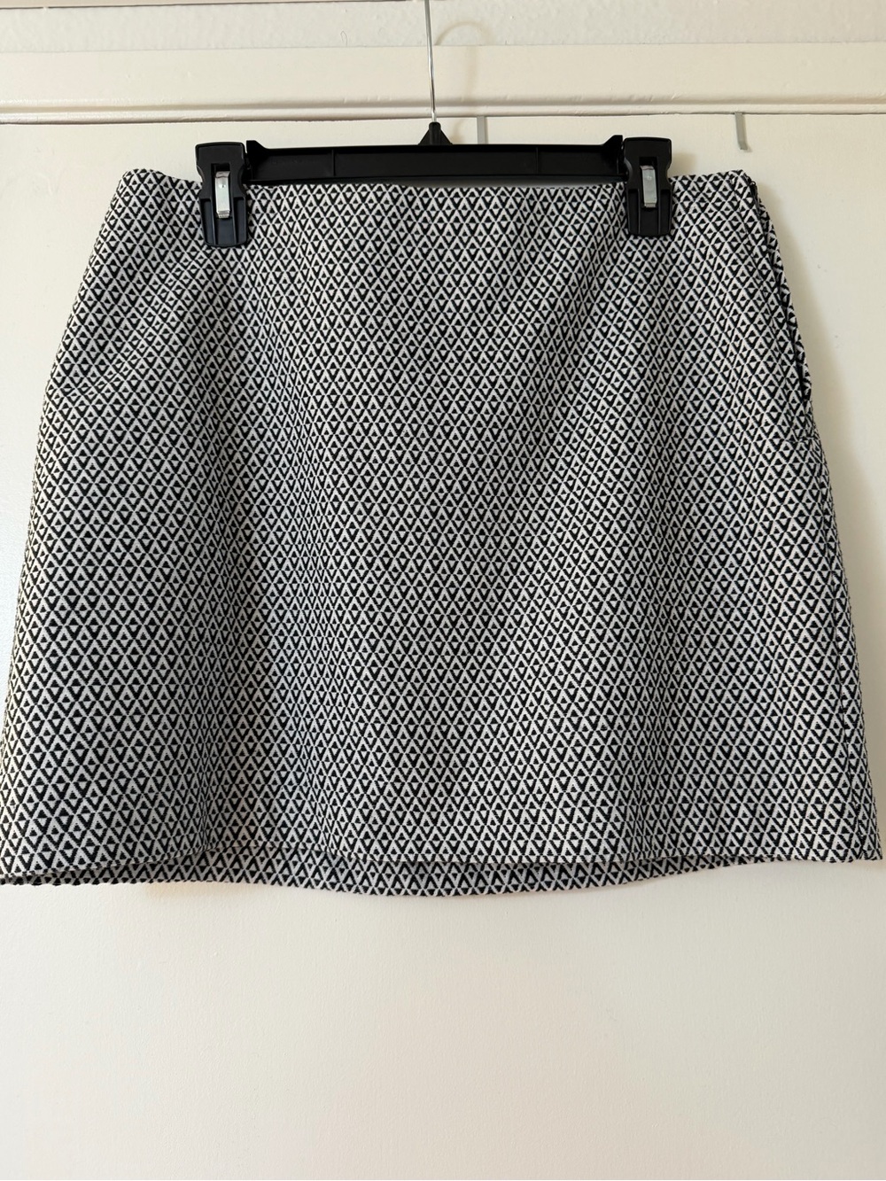 GAP Black and White Geometric Mini Skirt